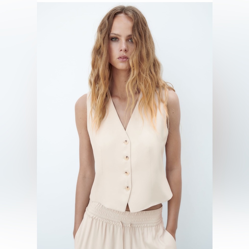Vest with slits Zara beige size small NEW WITH TAGS